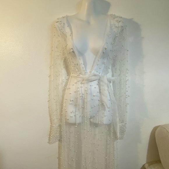 New in Box Oh Polly full length long sleeve pearl accented sheer bridal robe - Picture 8 of 14